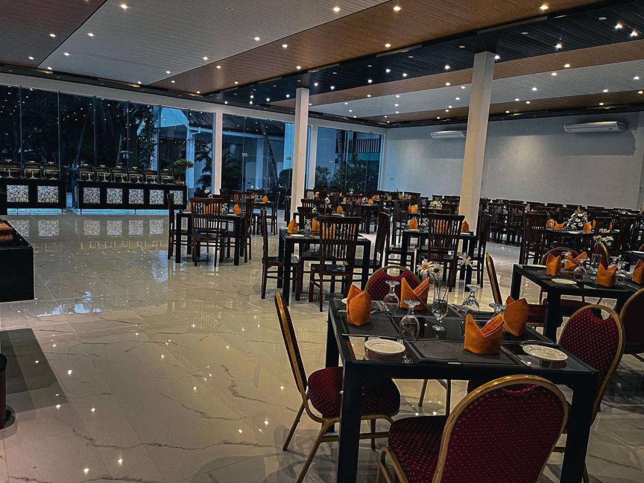 Acme Grand Hotel 哈伯勒内 外观 照片